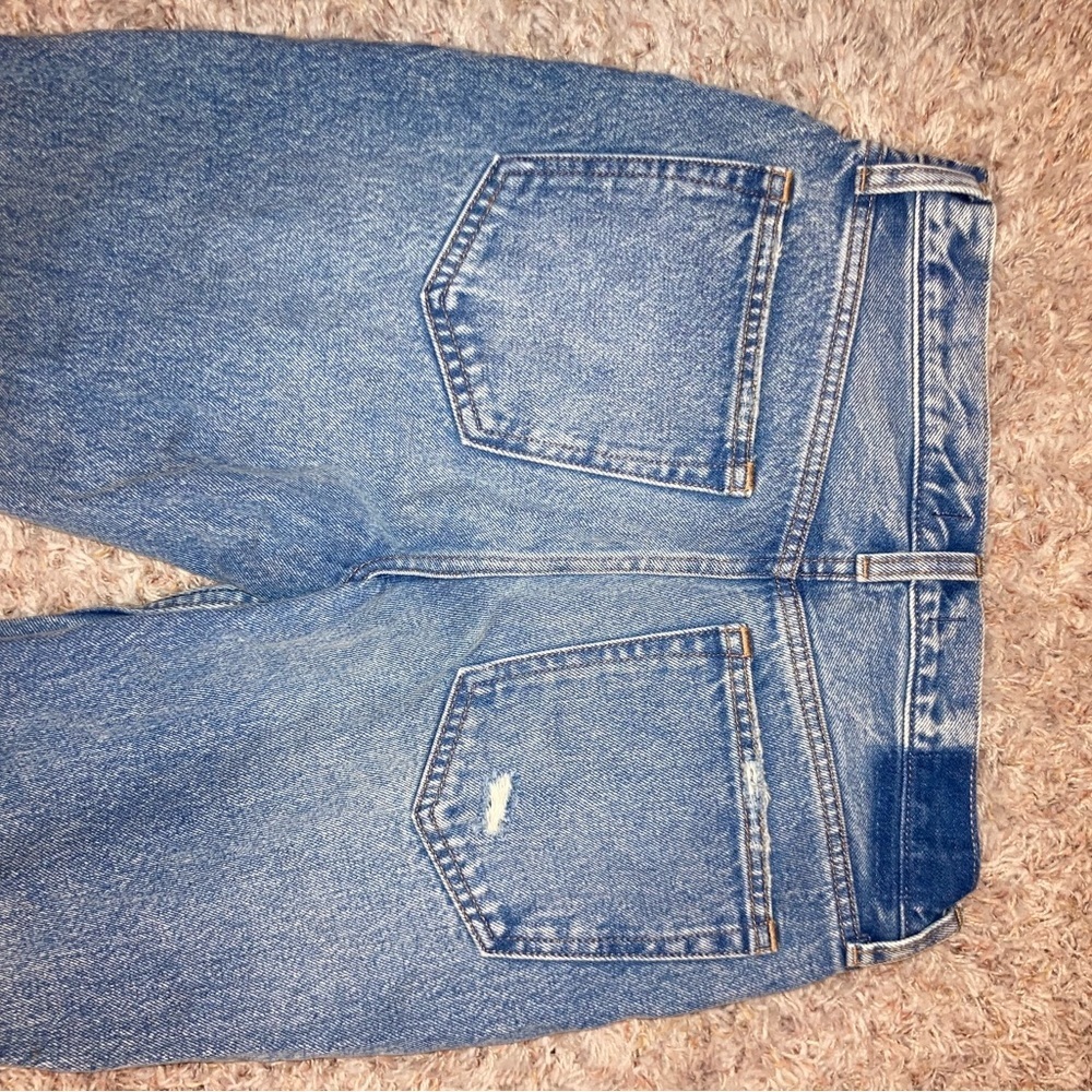 Abercrombie & Fitch High-Rise Distressed Blue Jeans - Picture 8 of 13